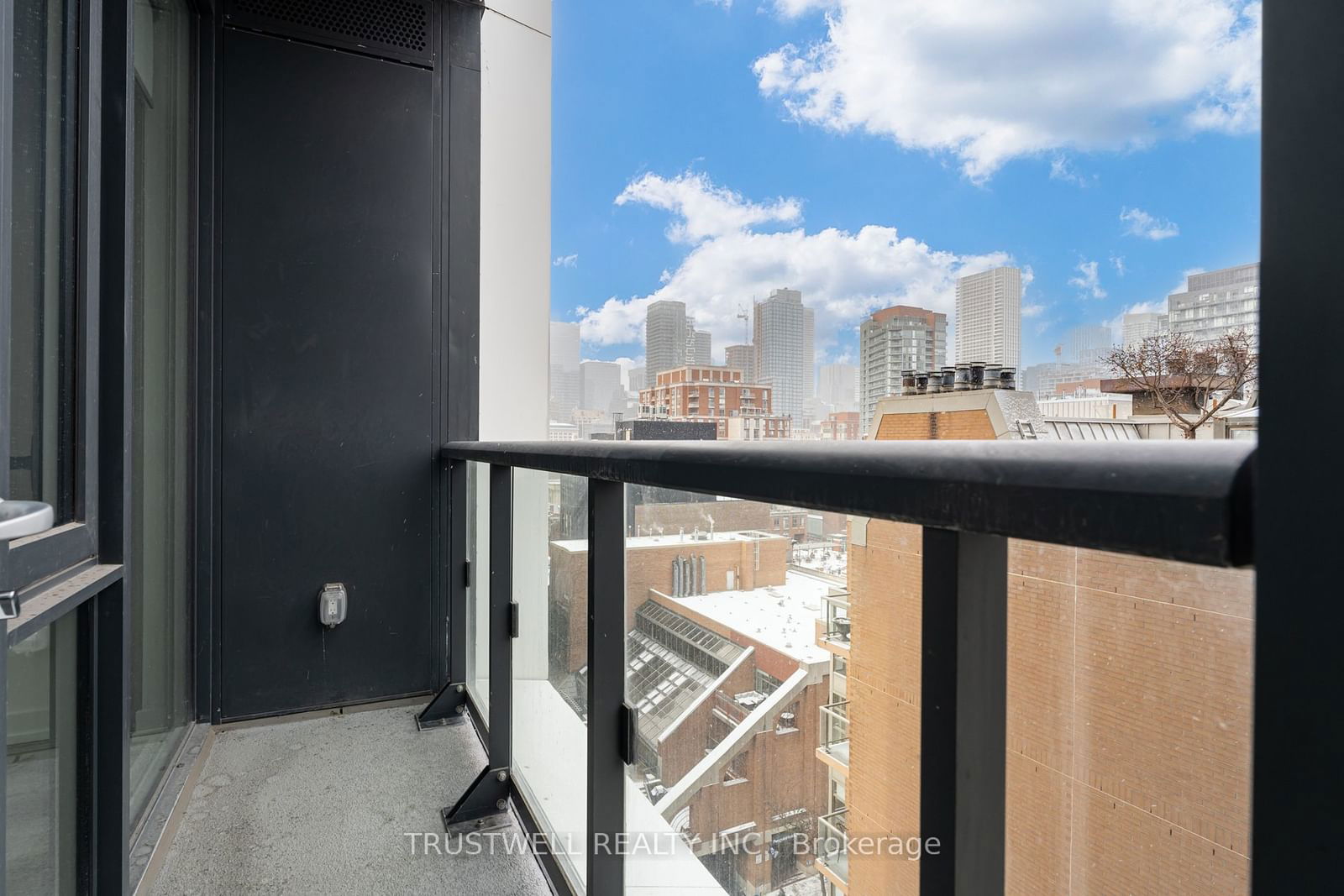 158 Front St E, unit 1004 for sale