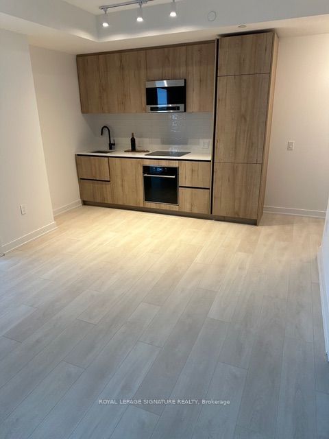 127 Broadway Ave, unit 1809 for rent