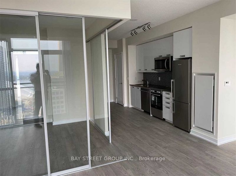 99 John St, unit 3703 for rent