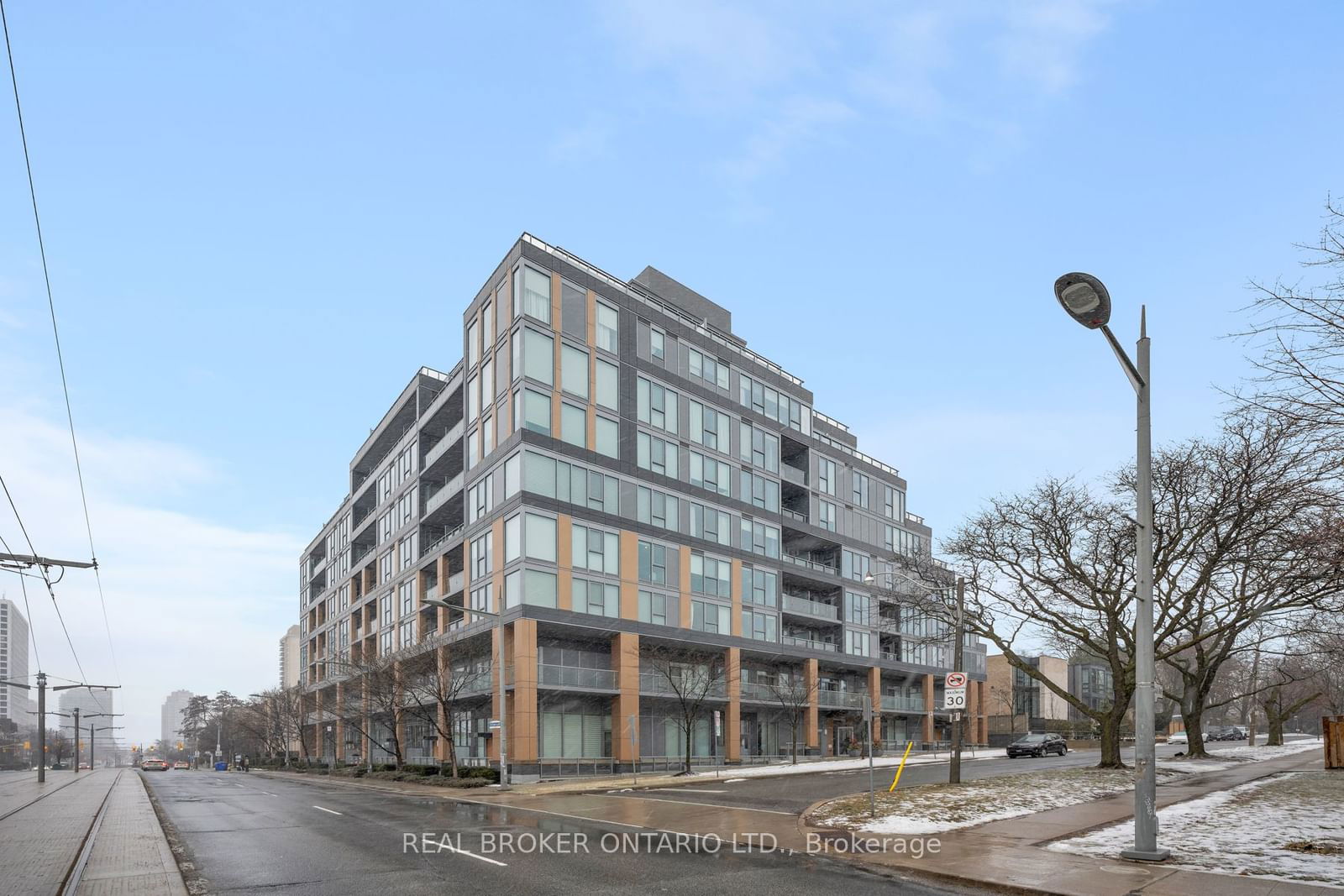 6 Parkwood Ave, unit 401 for sale