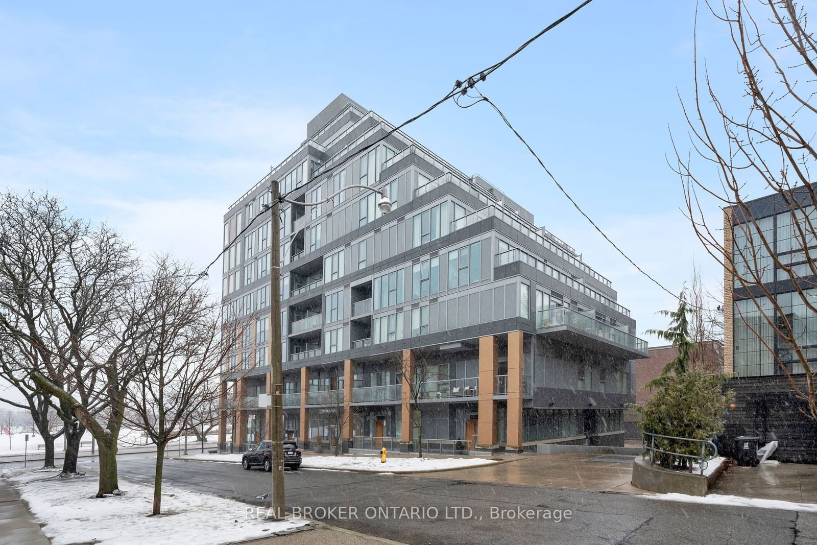 6 Parkwood Ave, unit 401 for sale