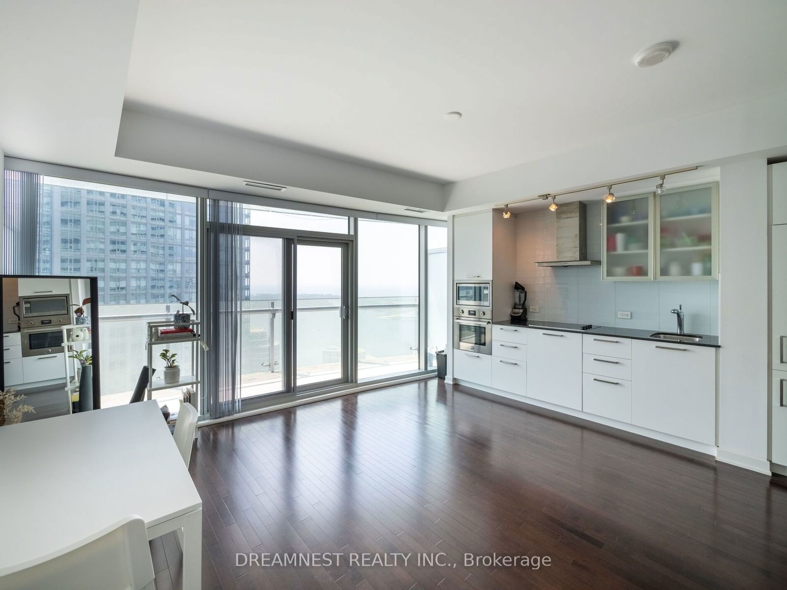 14 York St, unit 4304 for sale