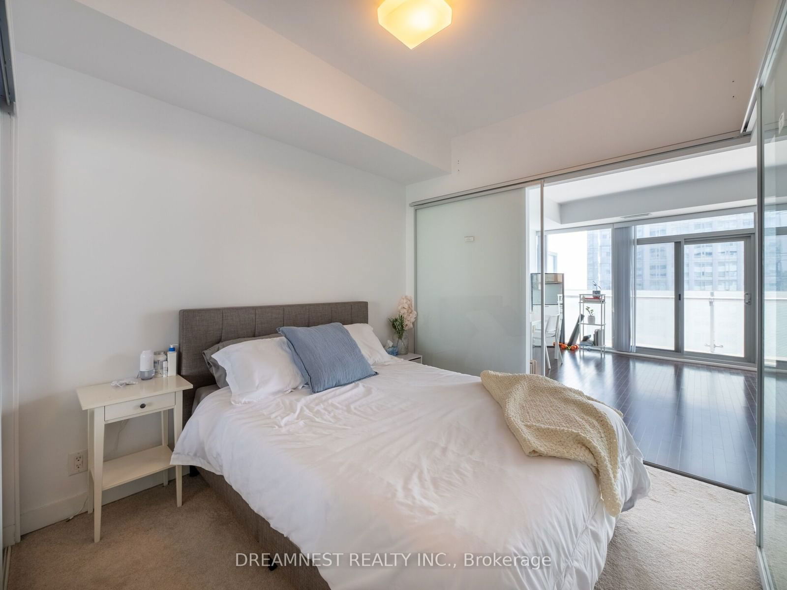 14 York St, unit 4304 for sale