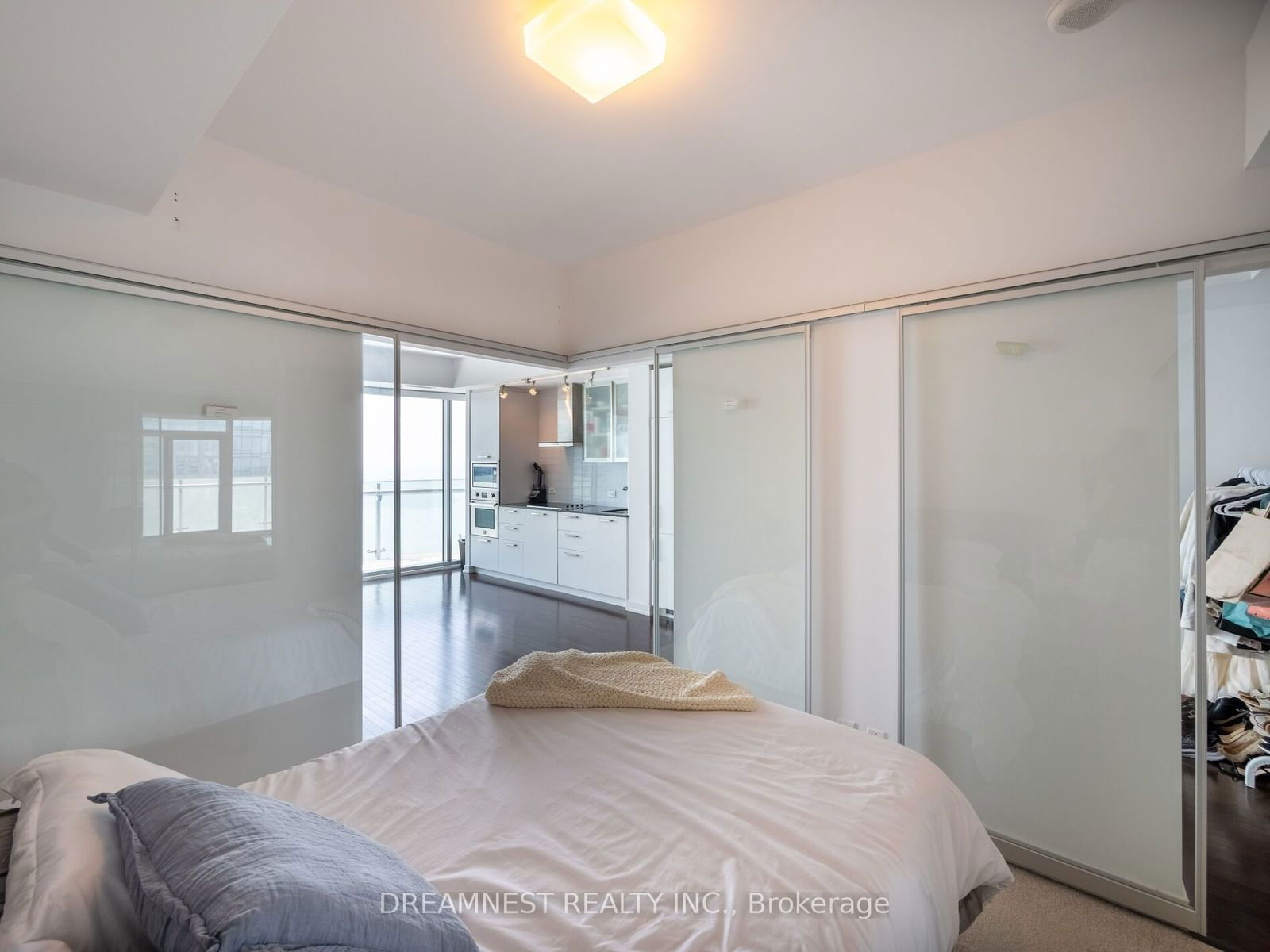 14 York St, unit 4304 for sale