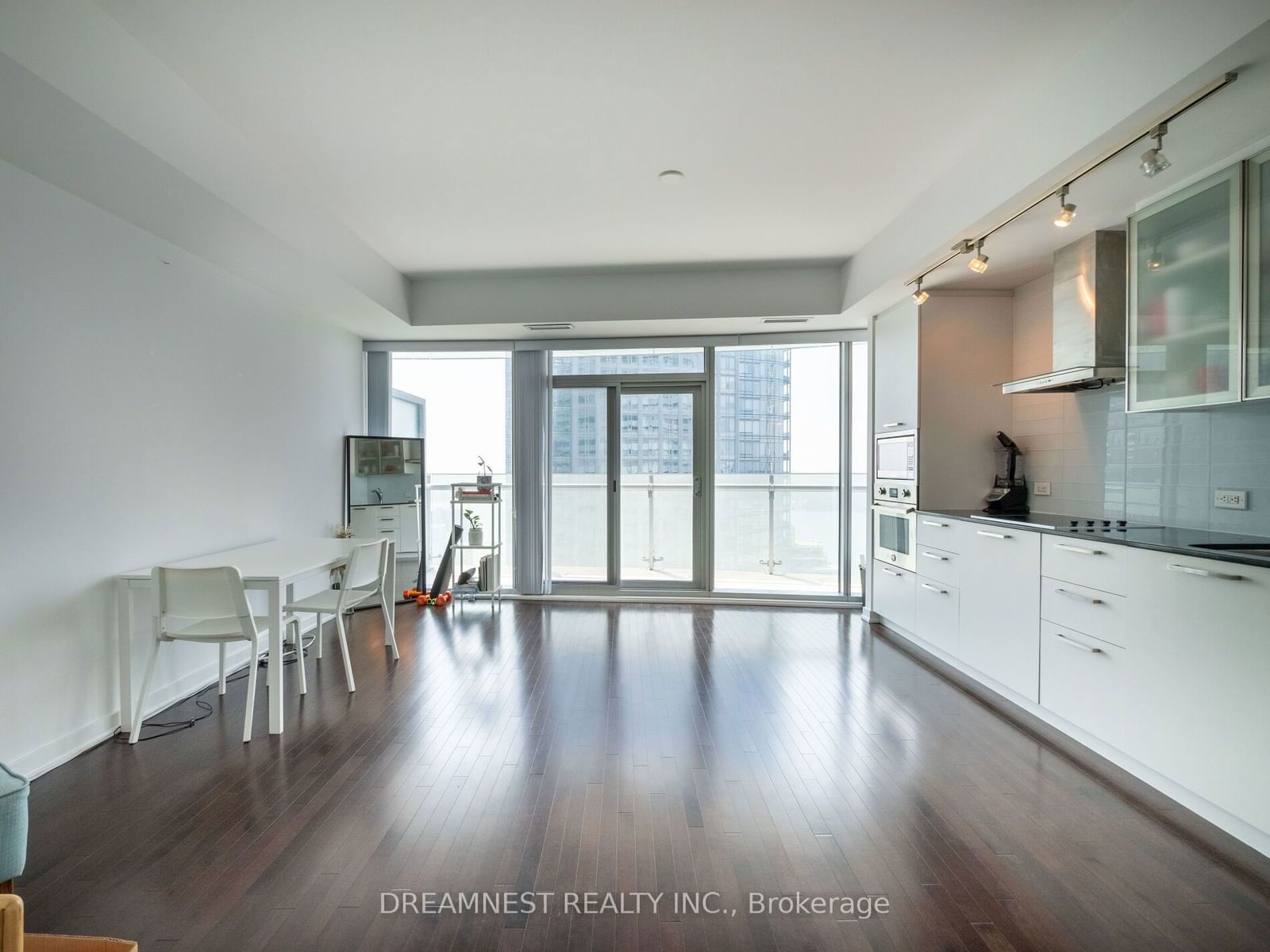 14 York St, unit 4304 for sale