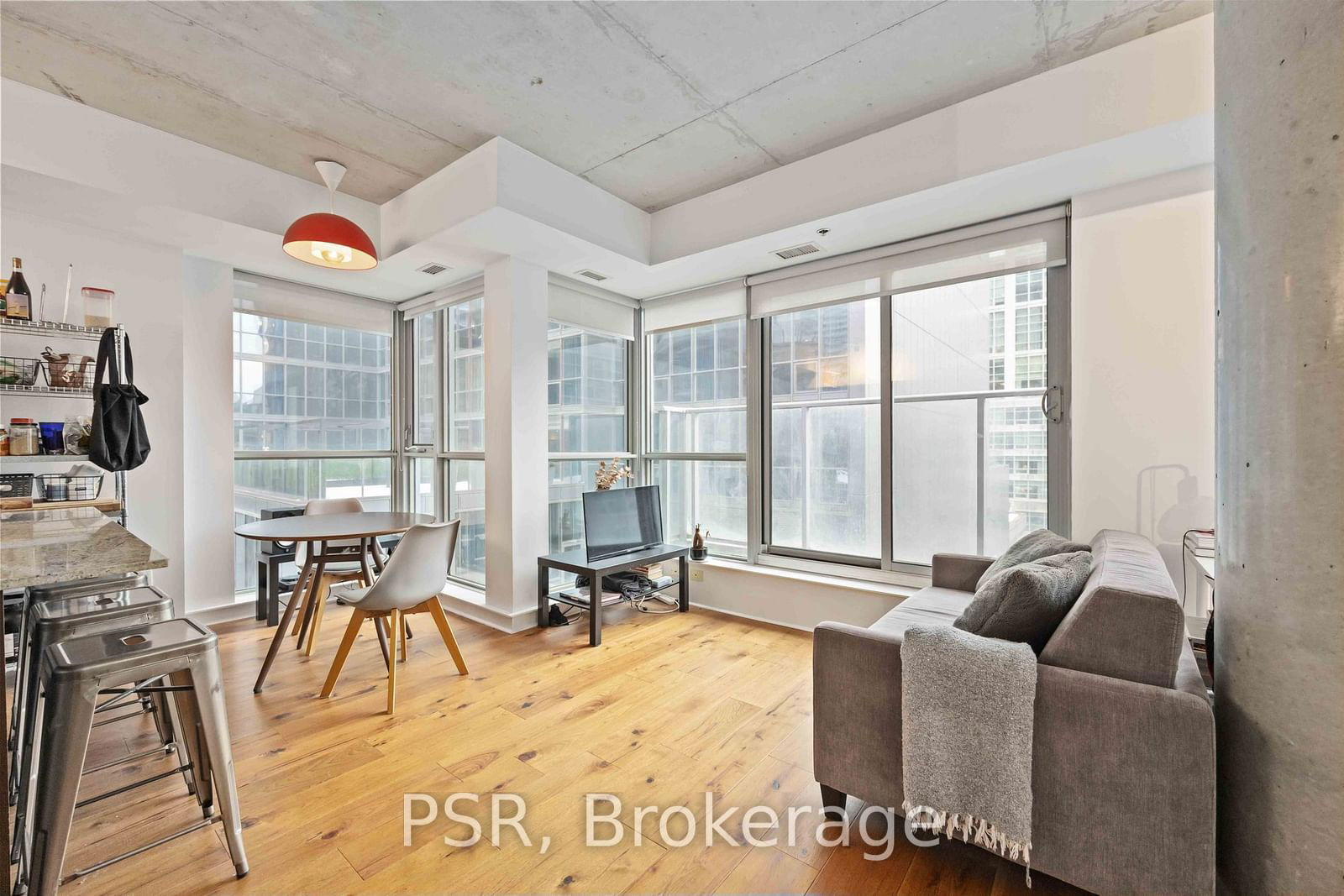 375 King St W, unit 404 for rent