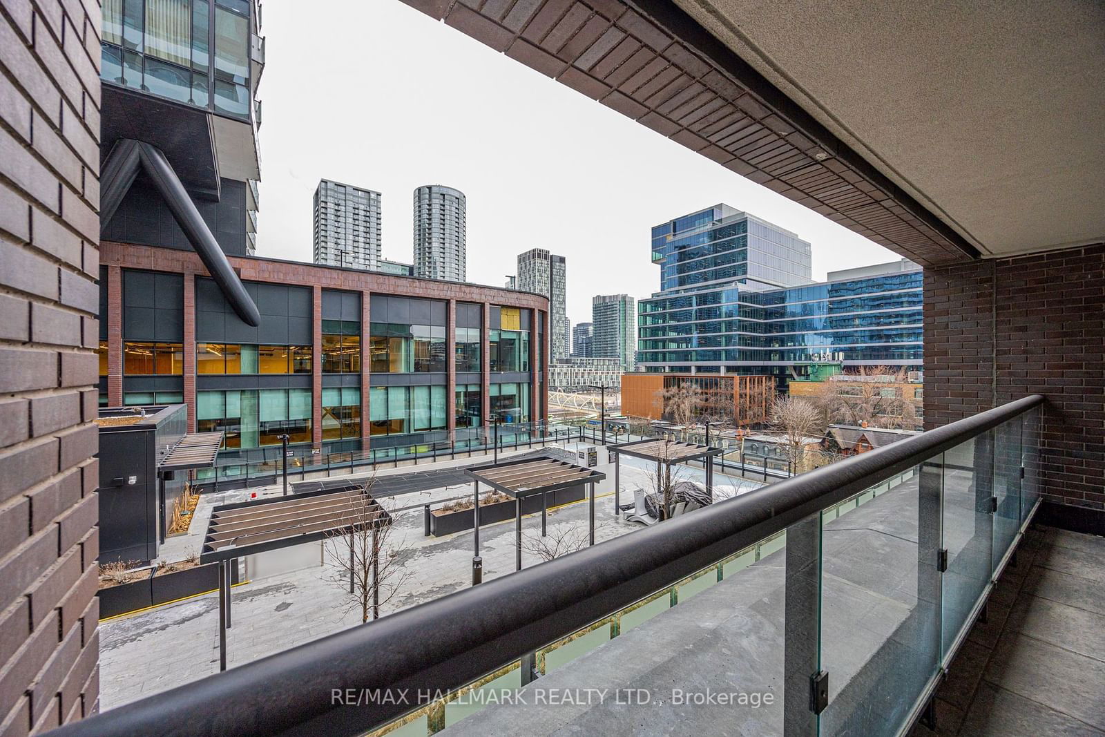 455 Wellington St W, unit 407 for sale