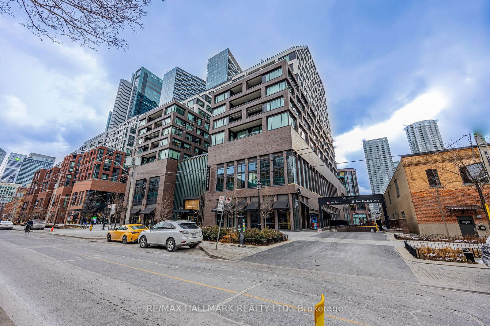 455 Wellington St W, unit 407 for sale