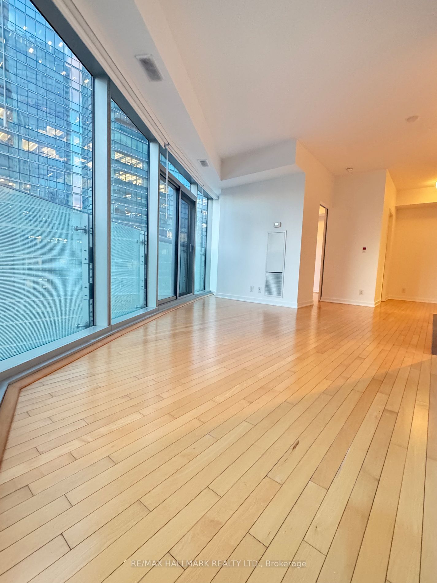 12 York St, unit 2807 for rent