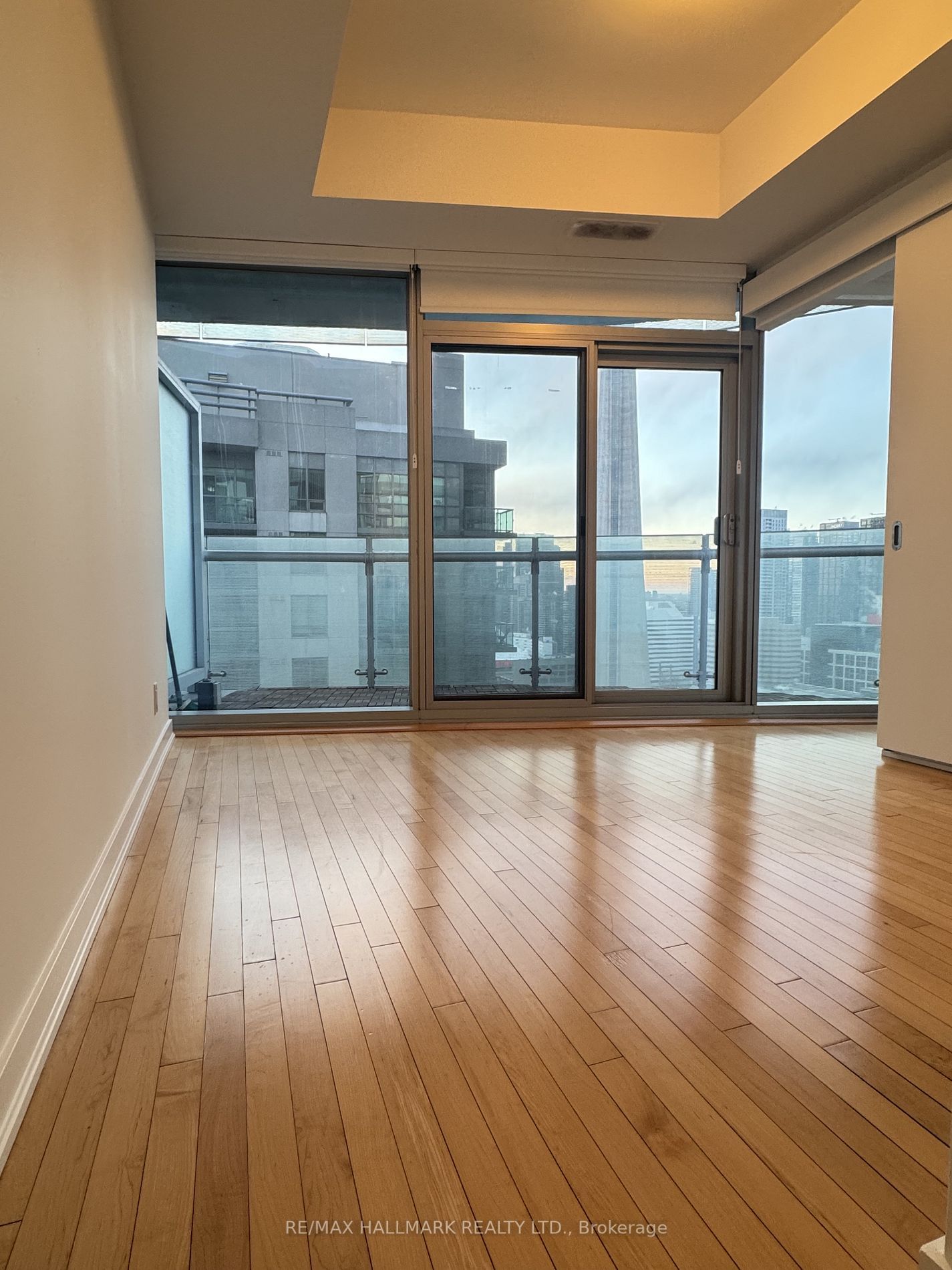 12 York St, unit 2807 for rent