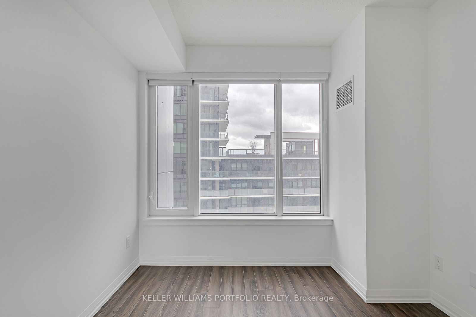 75 Canterbury Pl, unit 608 for rent