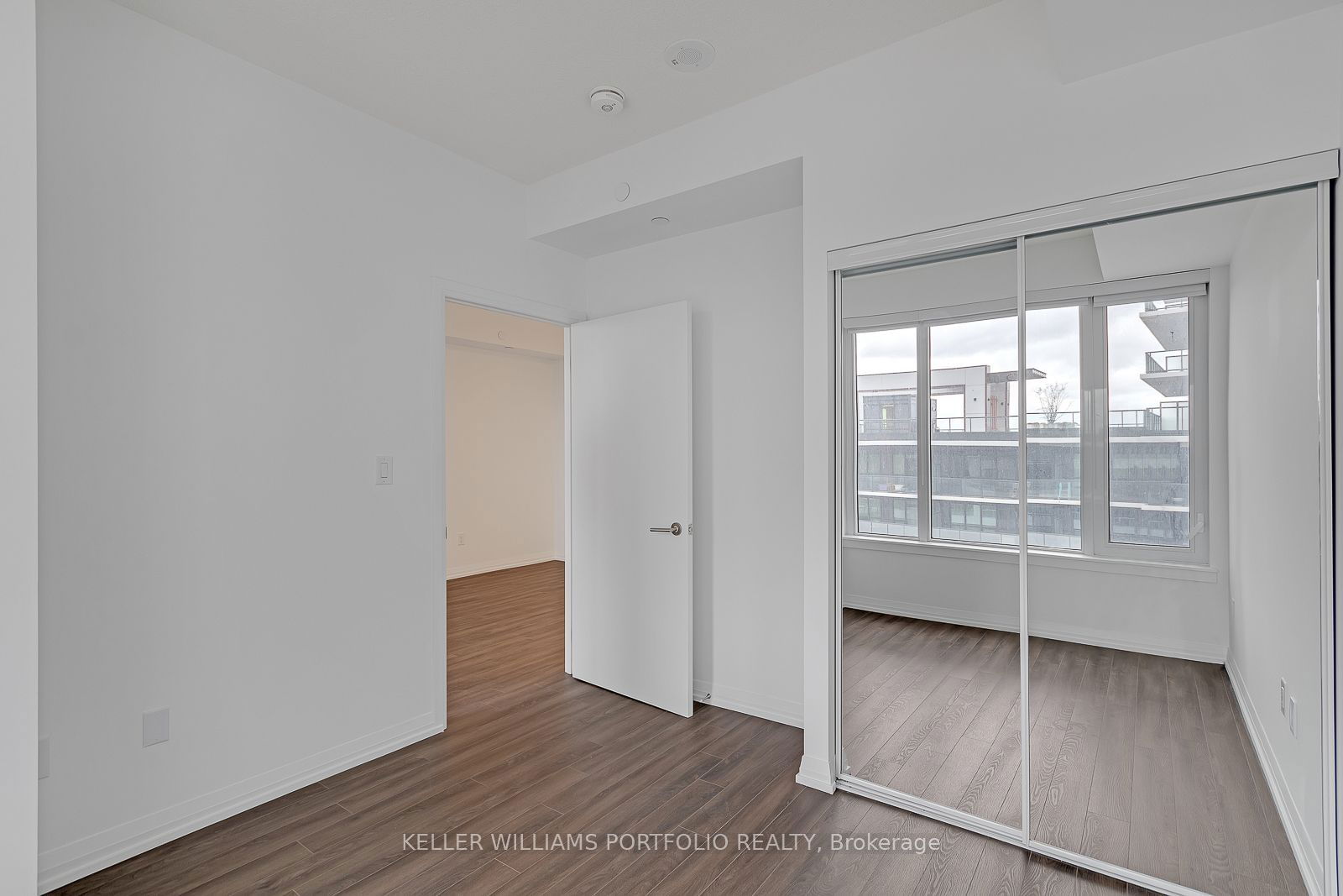 75 Canterbury Pl, unit 608 for rent