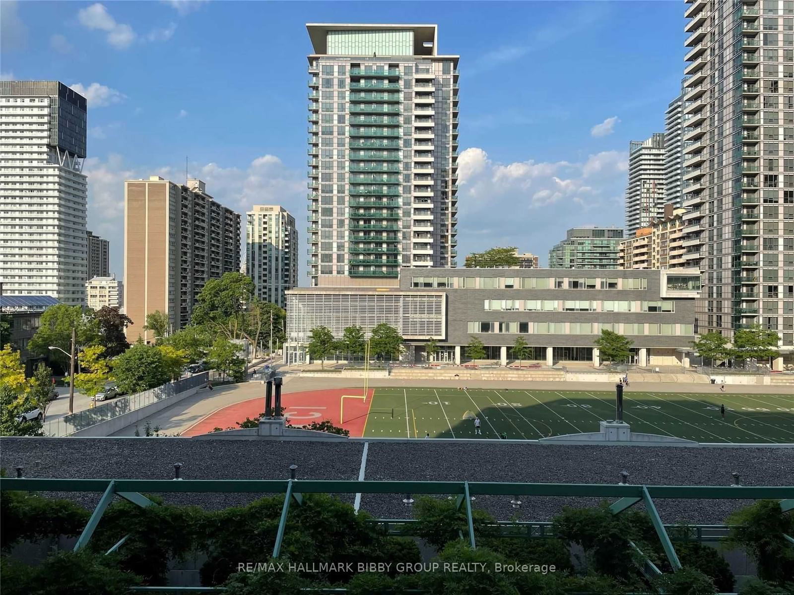 Broadway Plaza, Midtown, Toronto