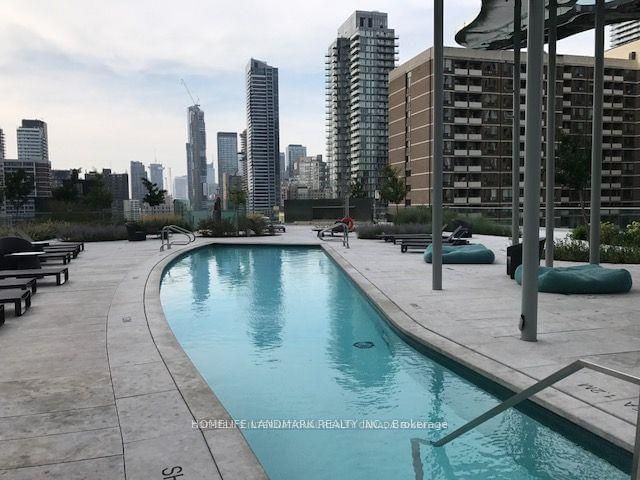 1 Bloor St E, unit 1812 for rent