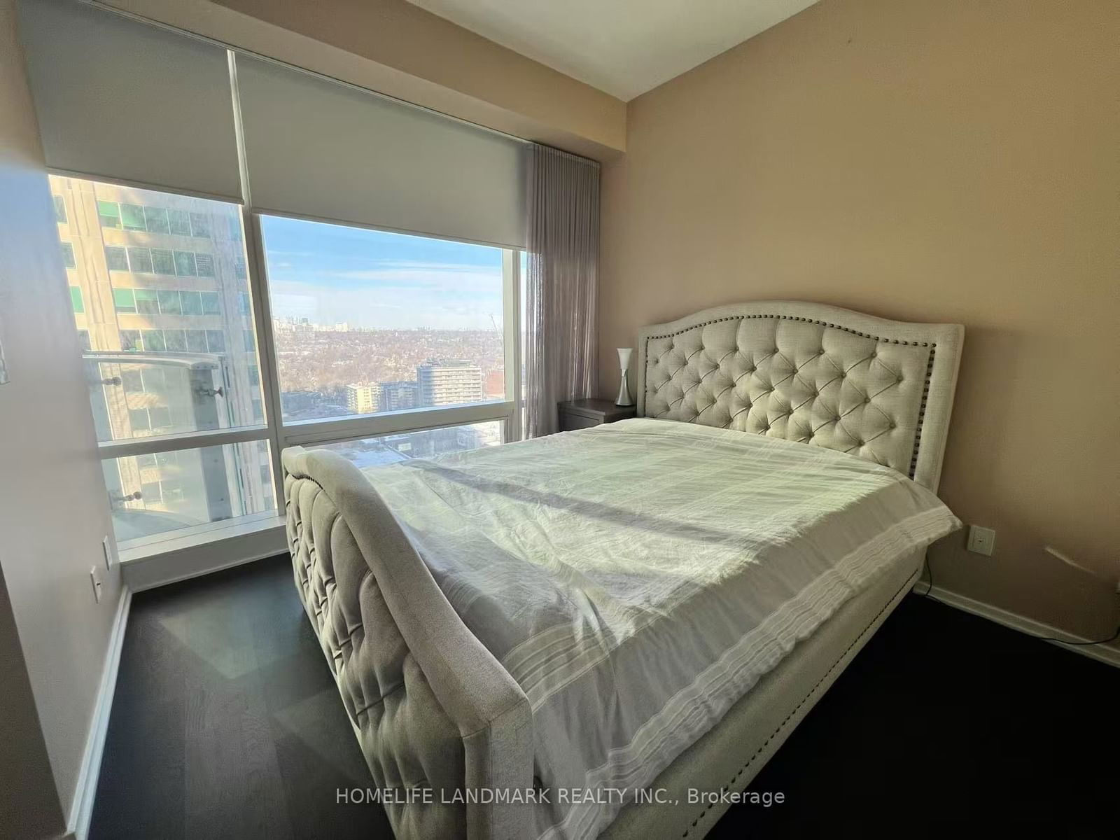 1 Bloor St E, unit 1812 for rent