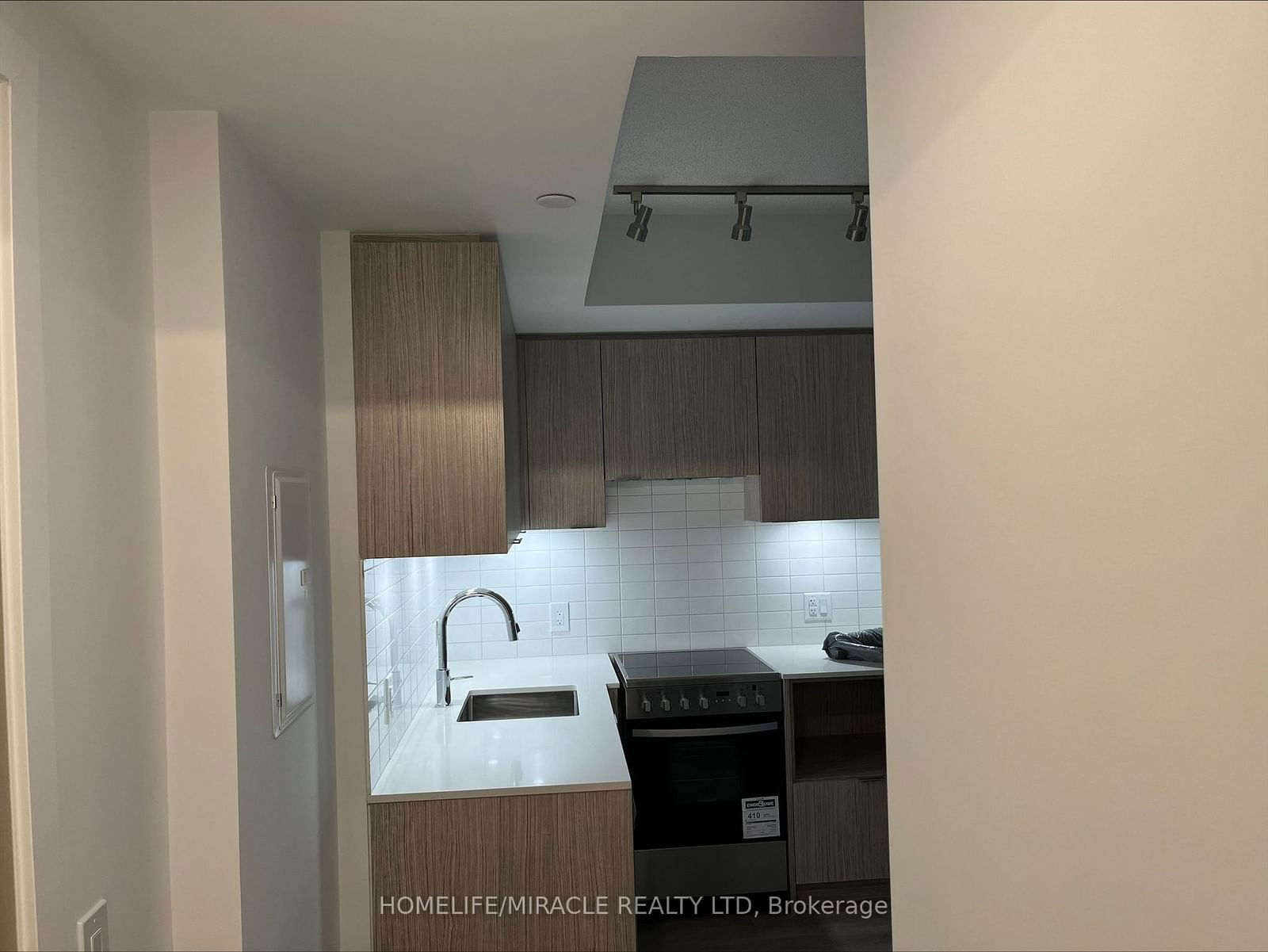 395 Bloor St E, unit 2204 for rent