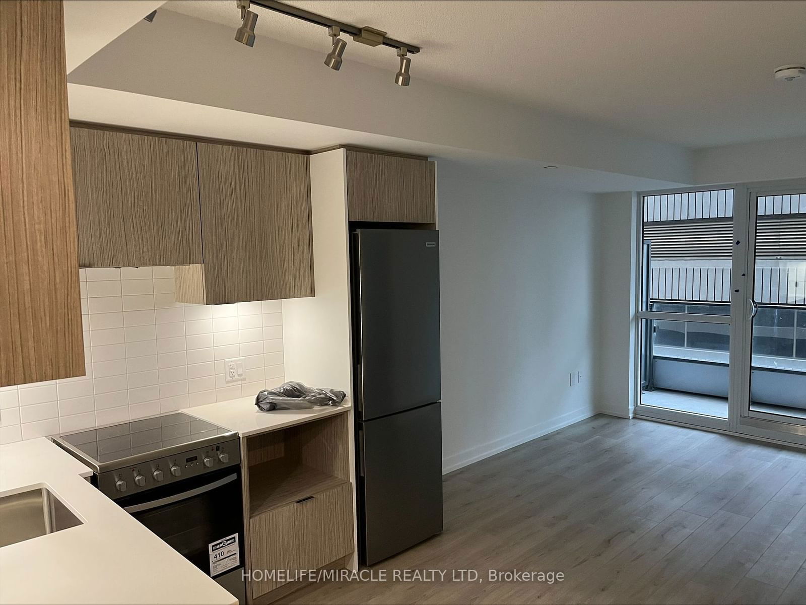 395 Bloor St E, unit 2204 for rent