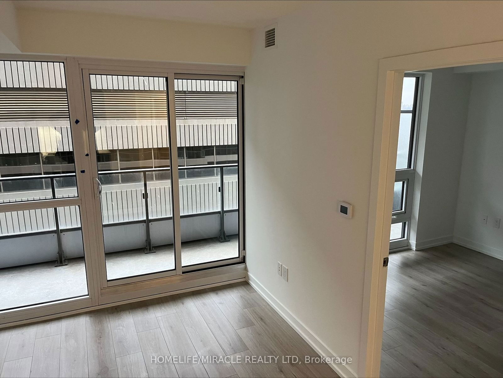 395 Bloor St E, unit 2204 for rent