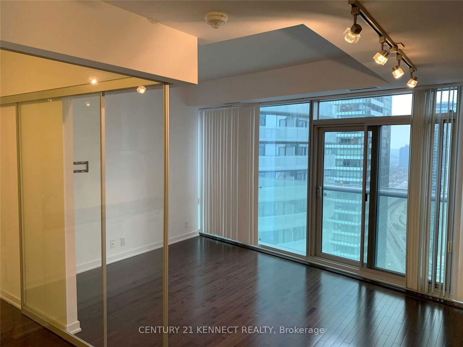 12 York St, unit 3801 for rent