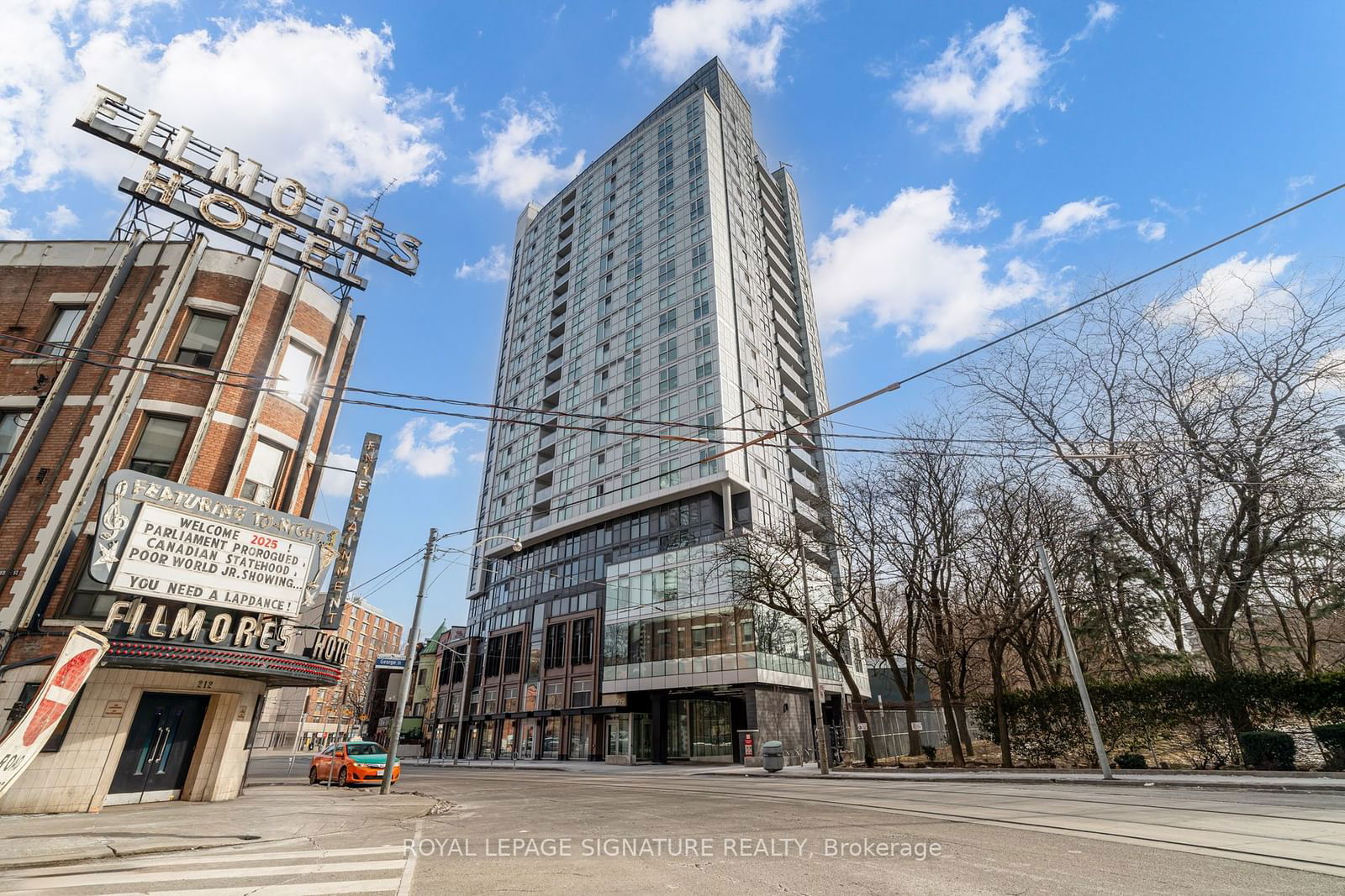 219 Dundas St E, unit 810 for rent