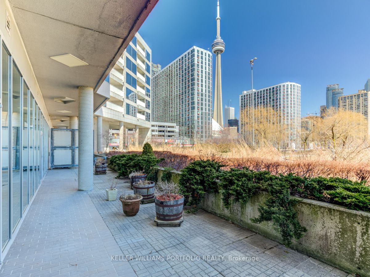 Harbour Terrace, Downtown, Toronto