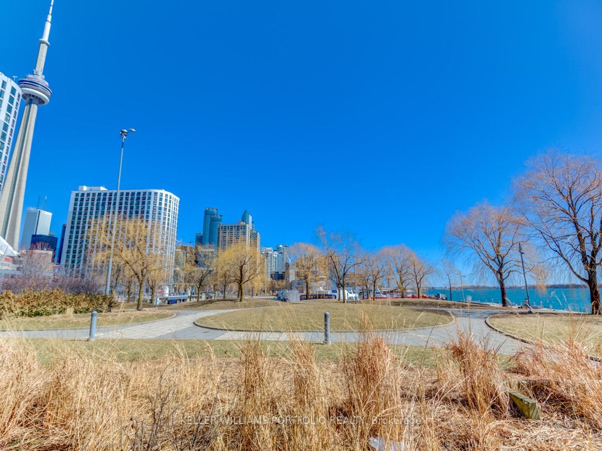 Harbour Terrace, Downtown, Toronto