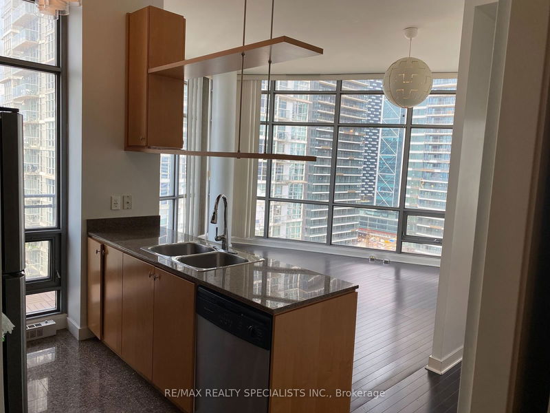 3 NAVY WHARF Crt, unit PH03 for rent