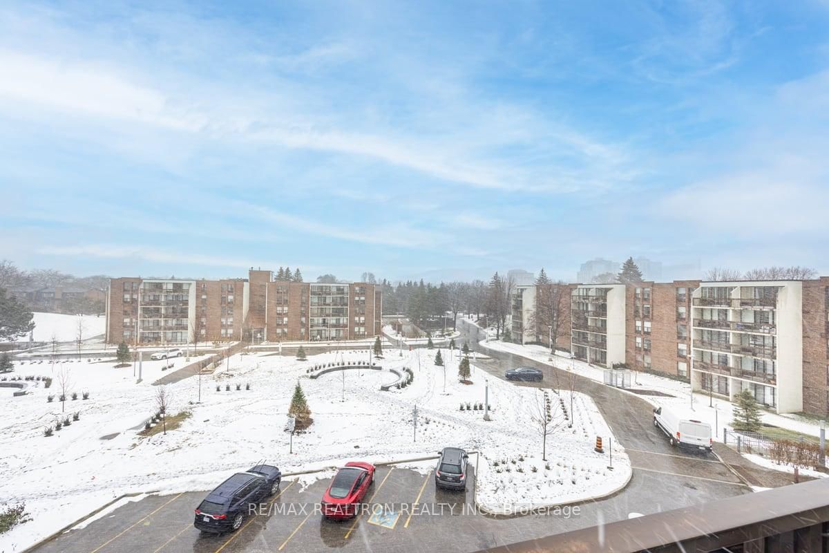 30 Fashion Roseway, unit 518E for sale