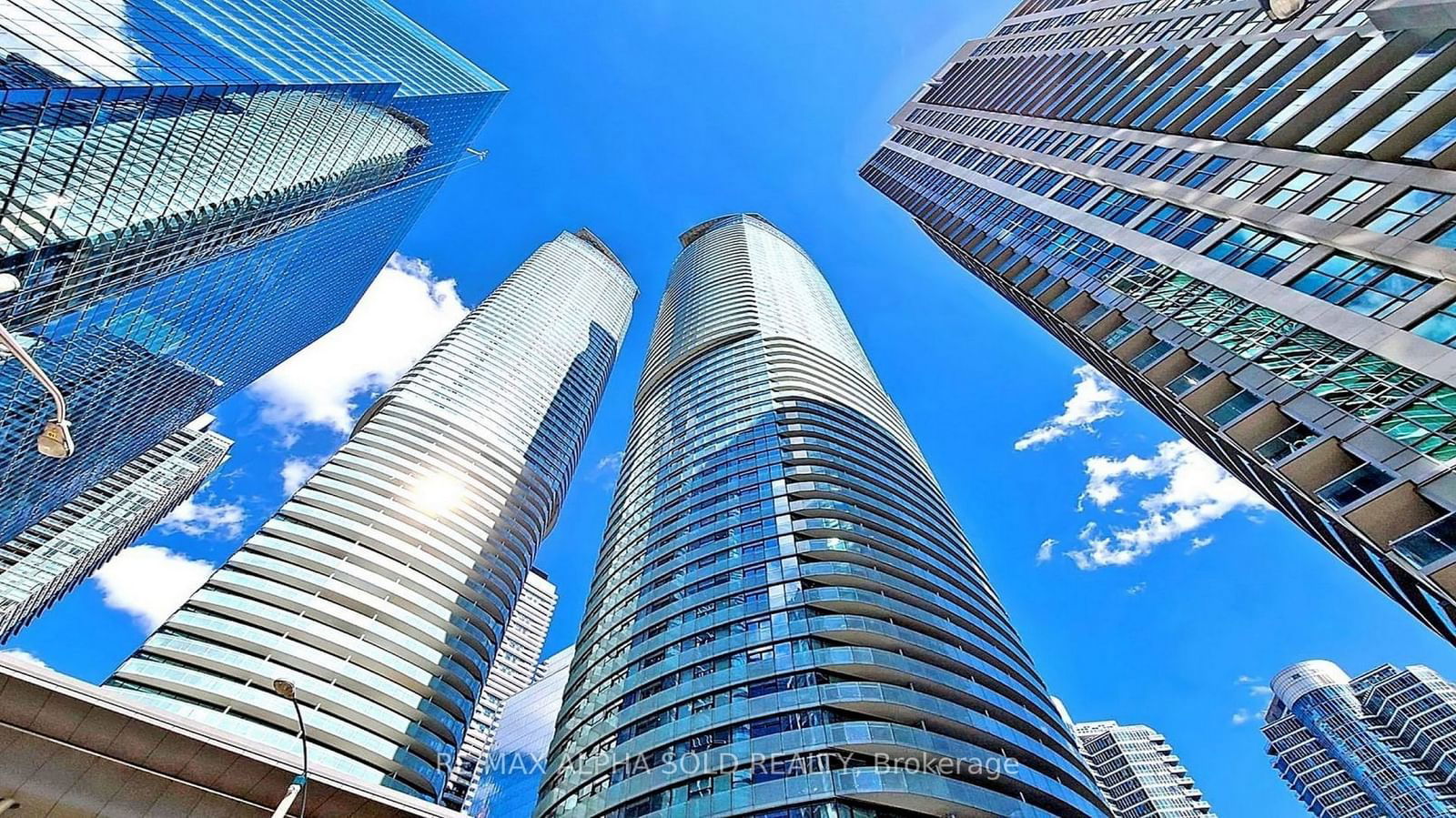 12 York St, unit 707 for sale