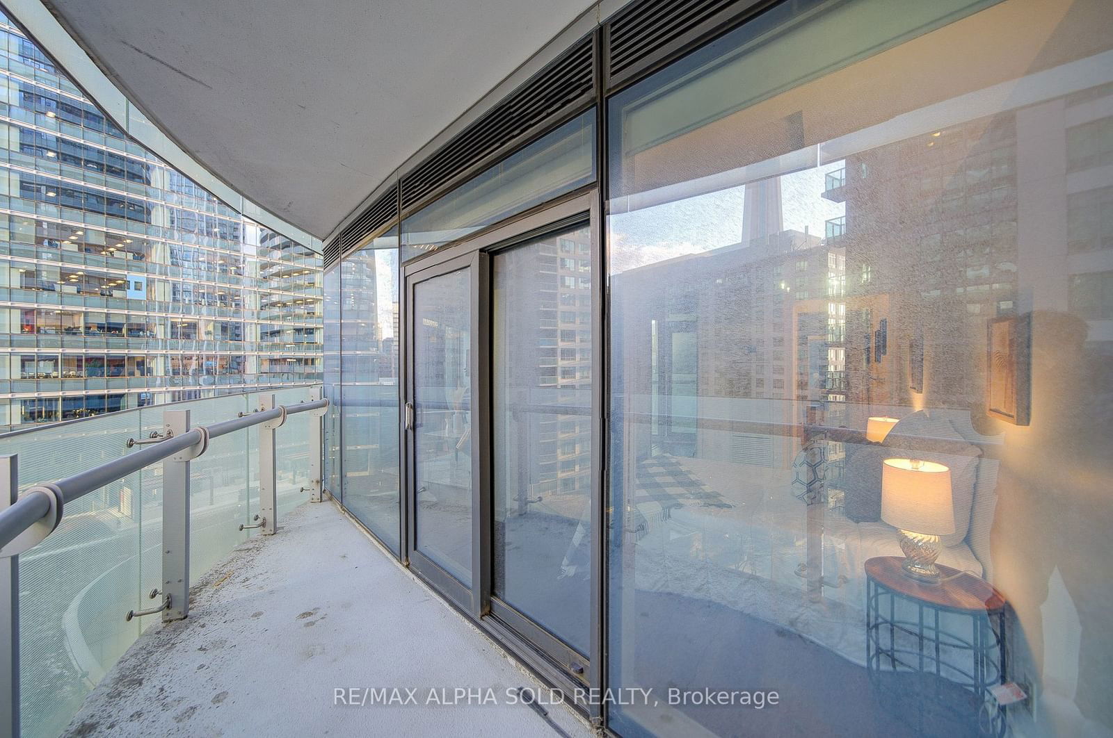 12 York St, unit 707 for sale