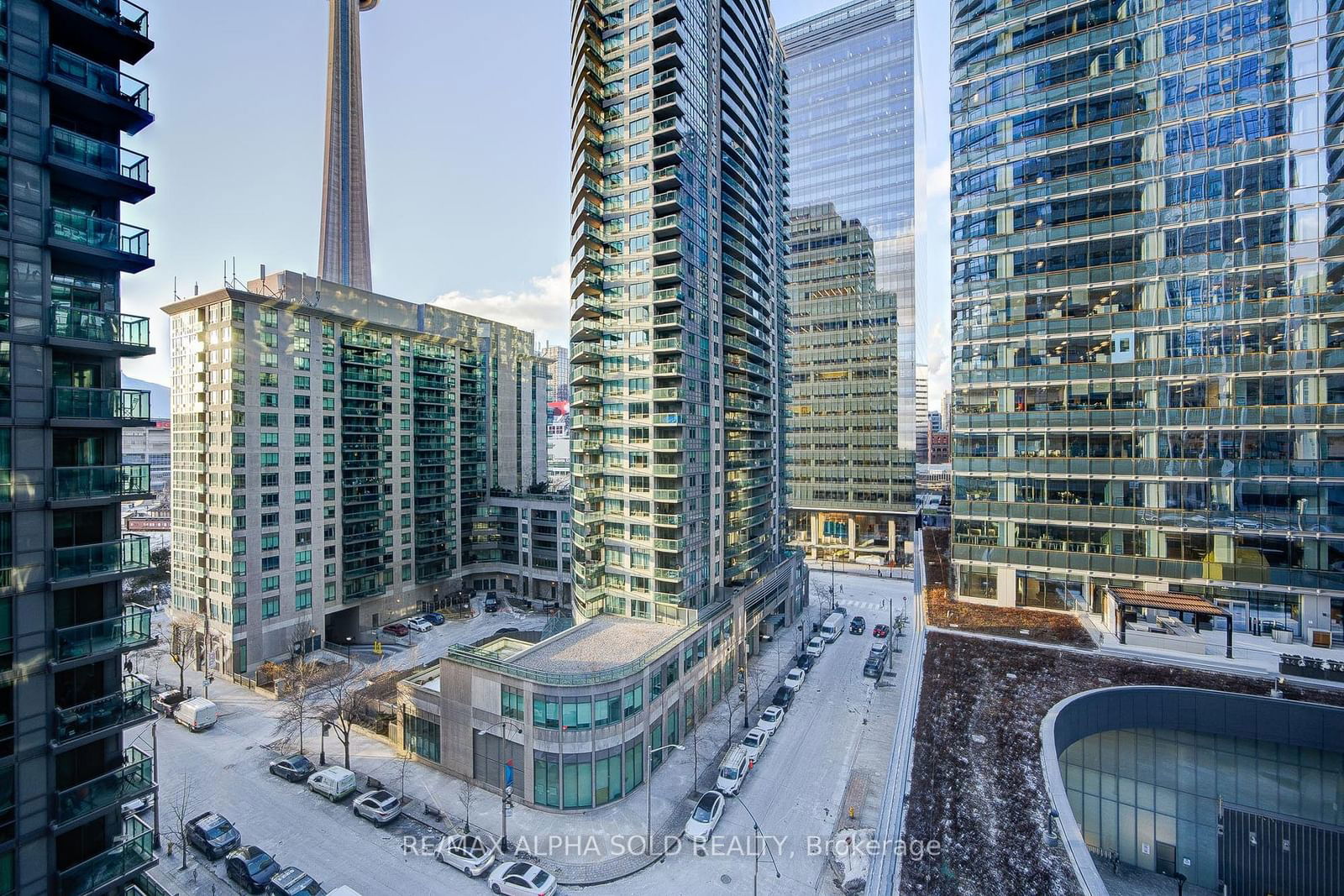 12 York St, unit 707 for sale