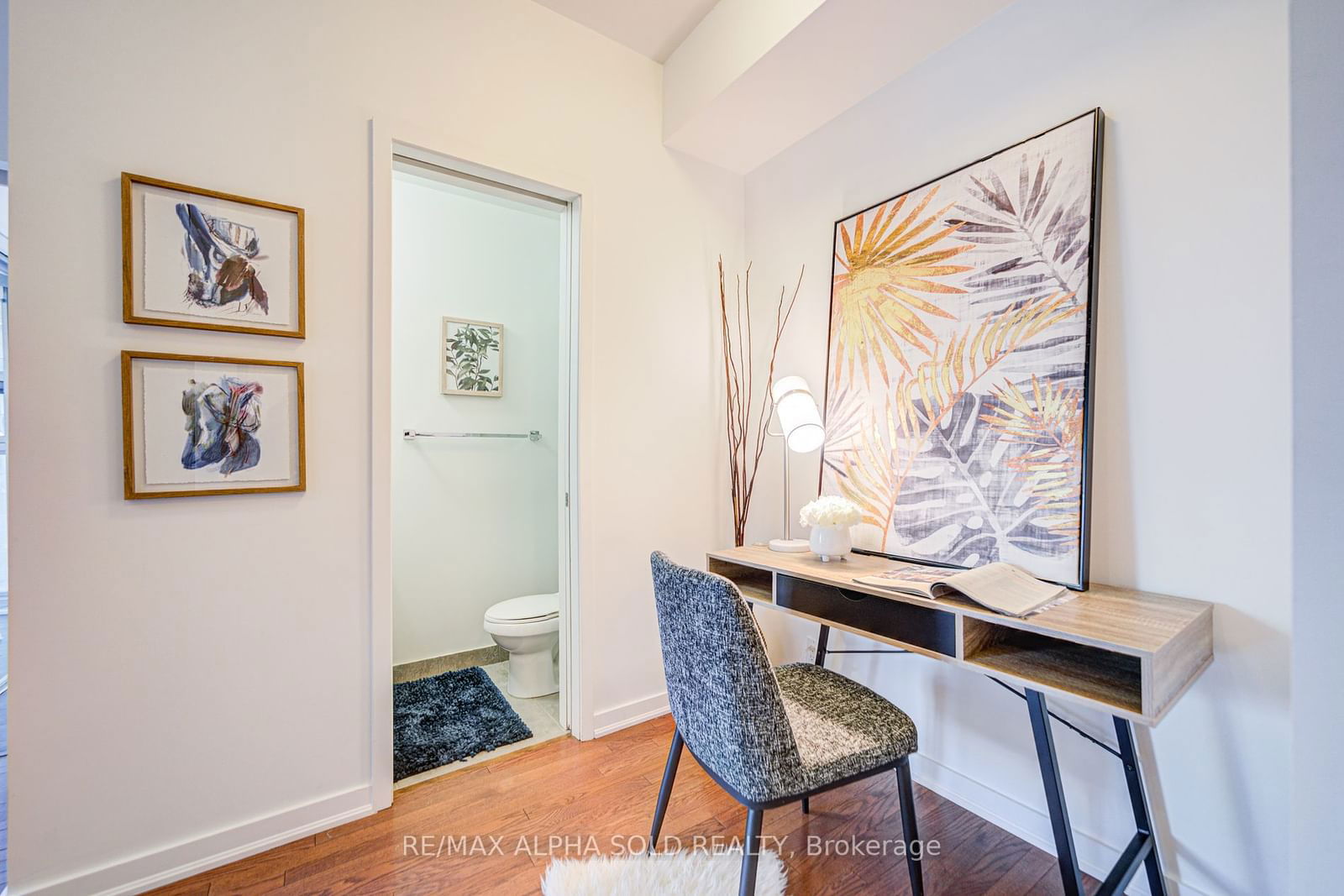 12 York St, unit 707 for sale