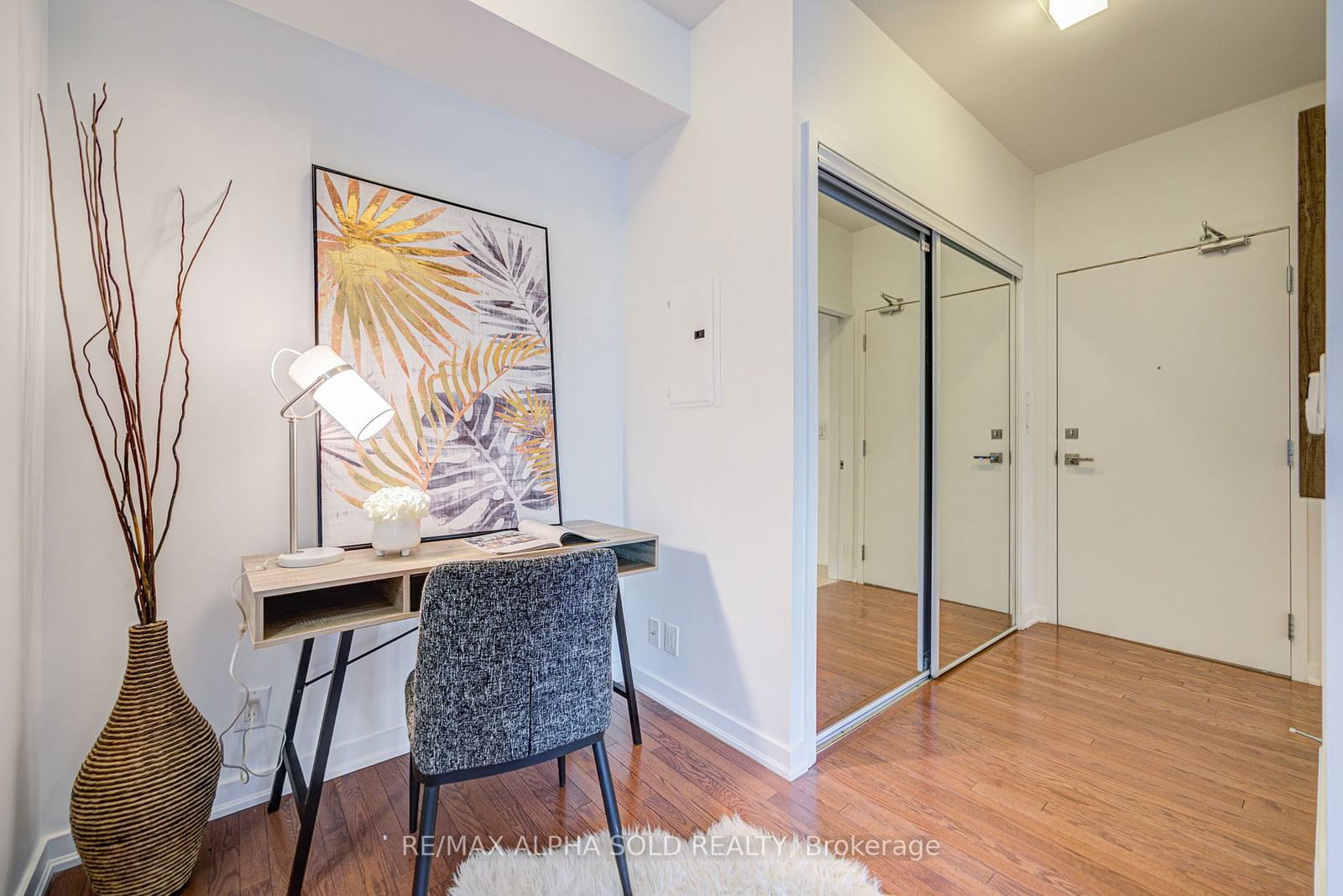 12 York St, unit 707 for sale