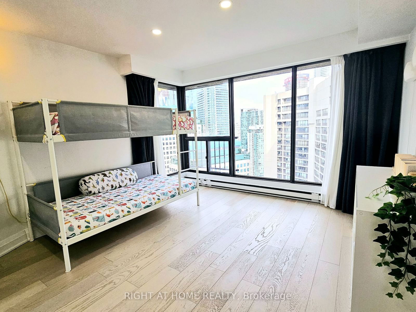 65 Harbour Sq, unit 3306 for rent