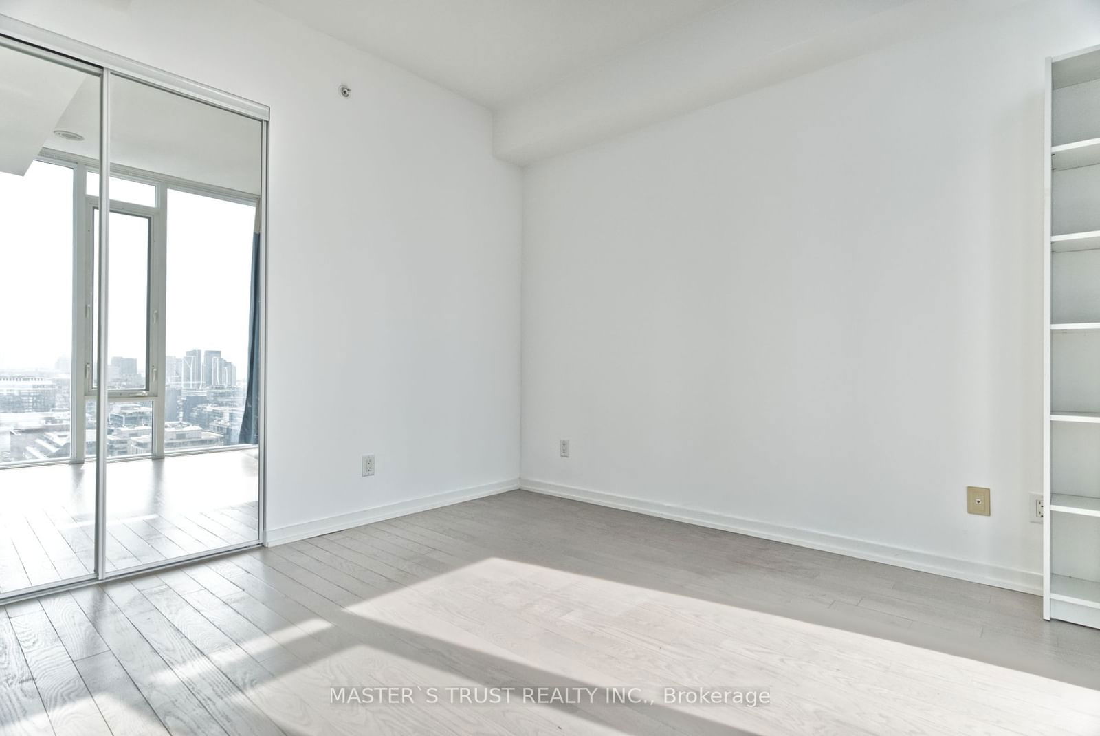 101 Peter St, unit 2511 for sale