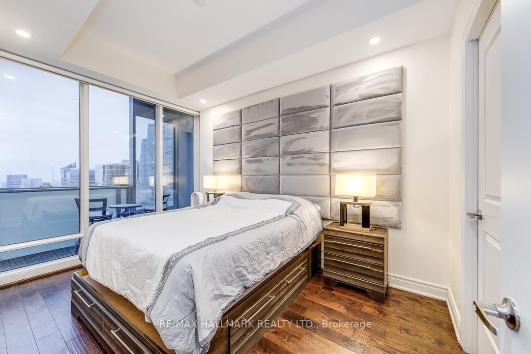 8 The Esplanade, unit 5403 for rent