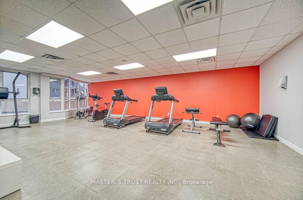 55 Bloor St E, unit 607 for sale