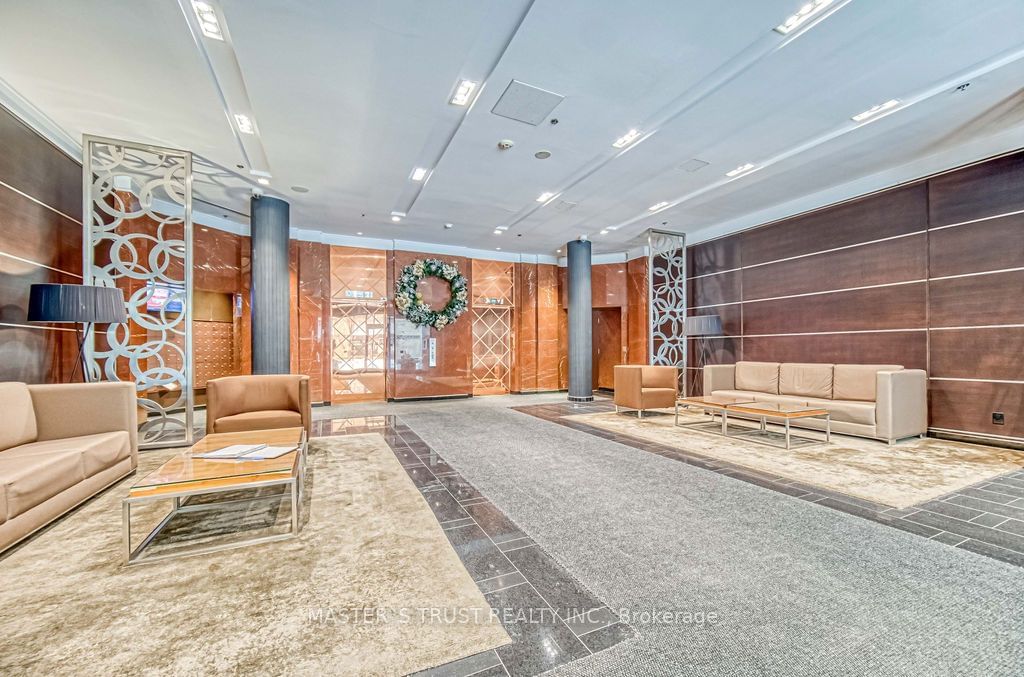 55 Bloor St E, unit 607 for sale