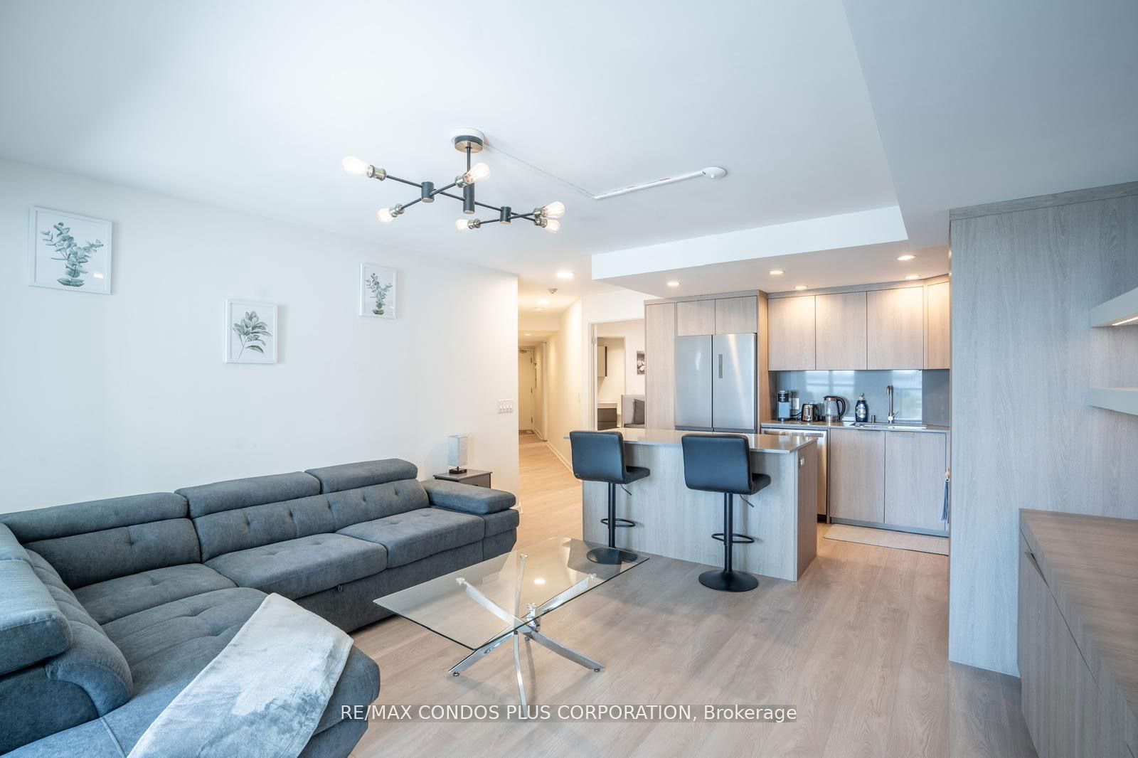 208 Queens Quay W, unit 603 for rent