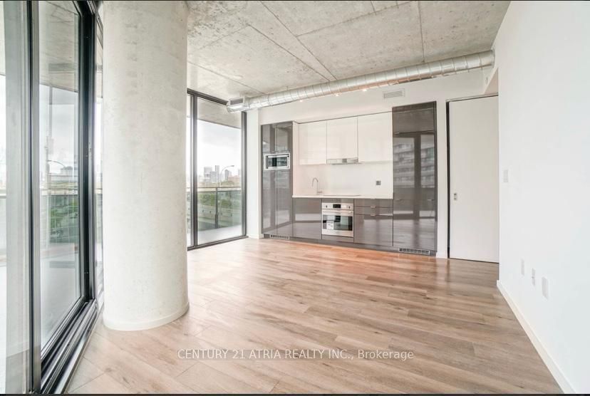 21 Lawren Harris Sq, unit 404 for rent