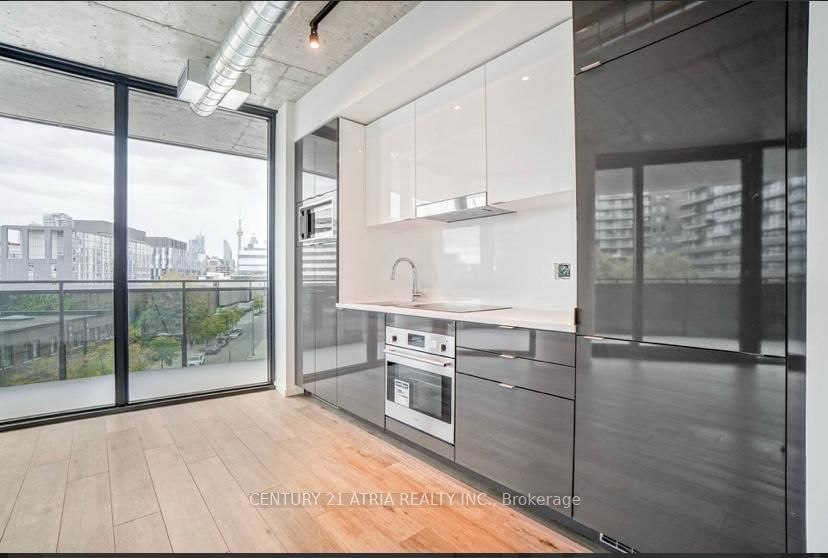 21 Lawren Harris Sq, unit 404 for rent