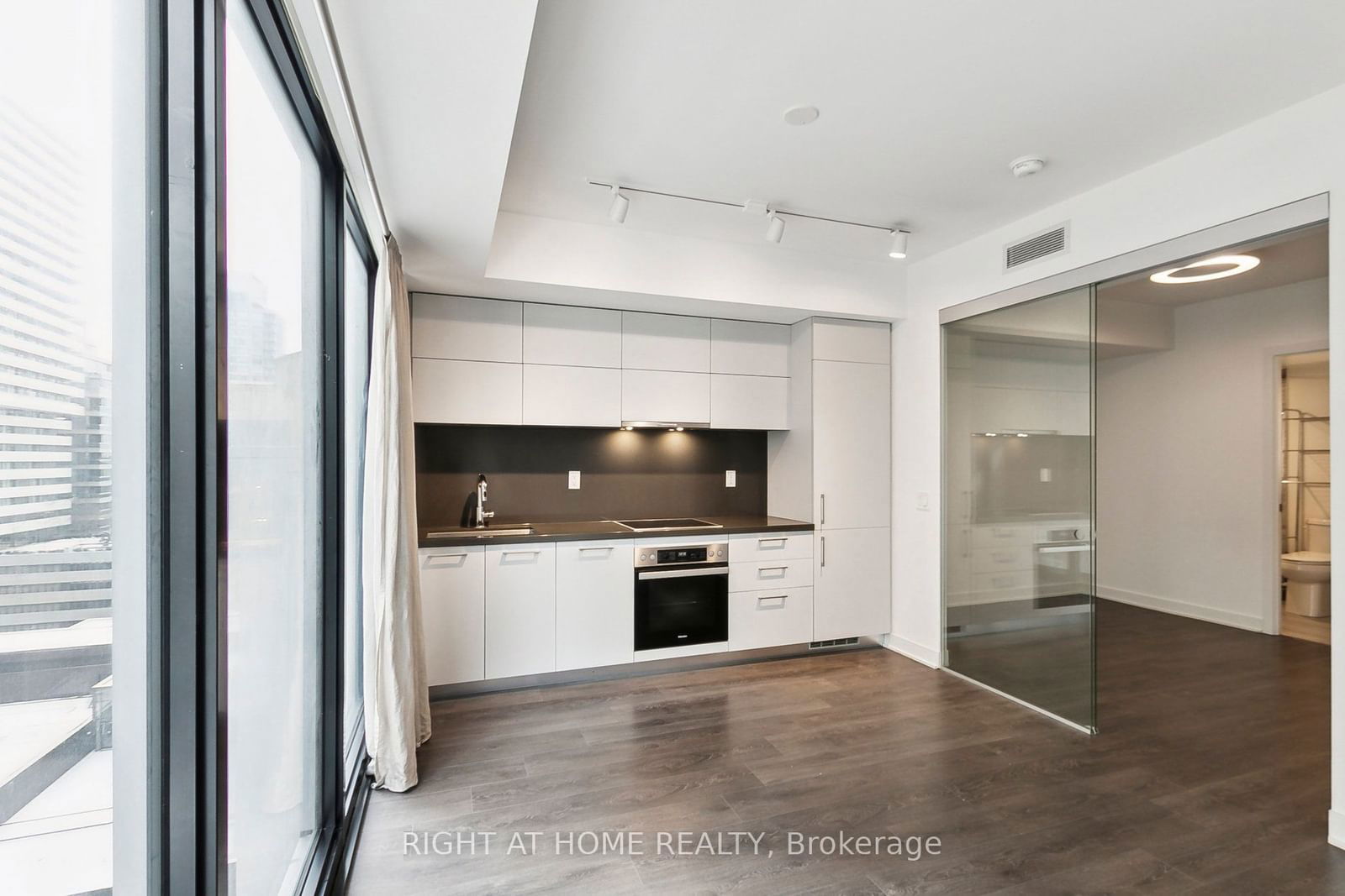 188 Cumberland St, unit 1506 for sale