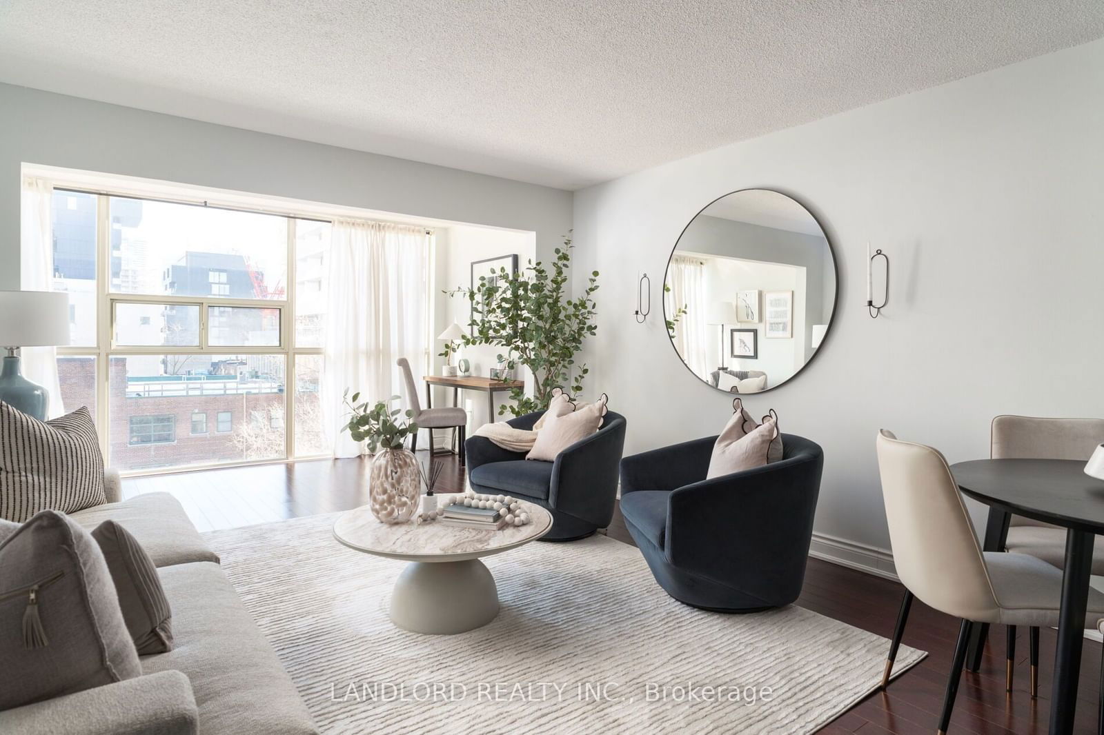 705 King St W, unit 603 for sale