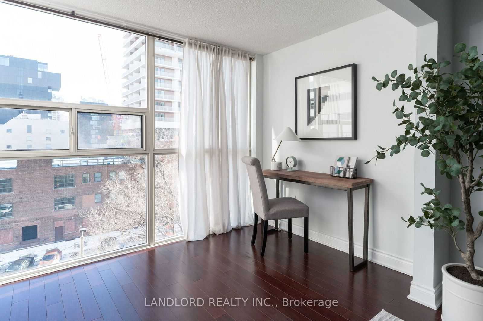 705 King St W, unit 603 for sale