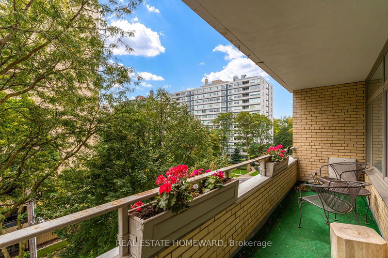 581 Avenue Rd, unit 501 for sale