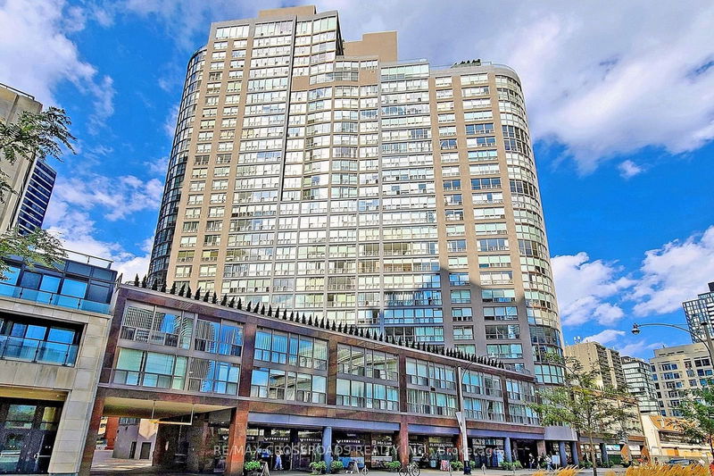 24 Wellesley St W, unit 1412 for rent