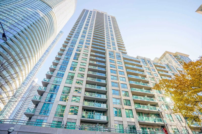 19 Grand Trunk Cres, unit 510 for rent