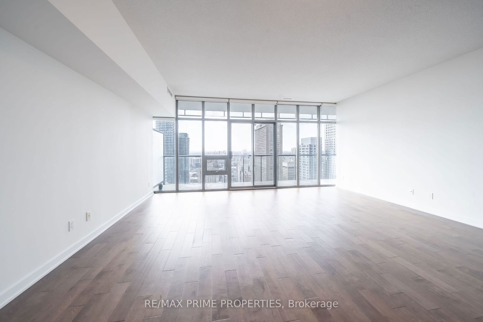 33 Charles St E, unit 3706 for rent