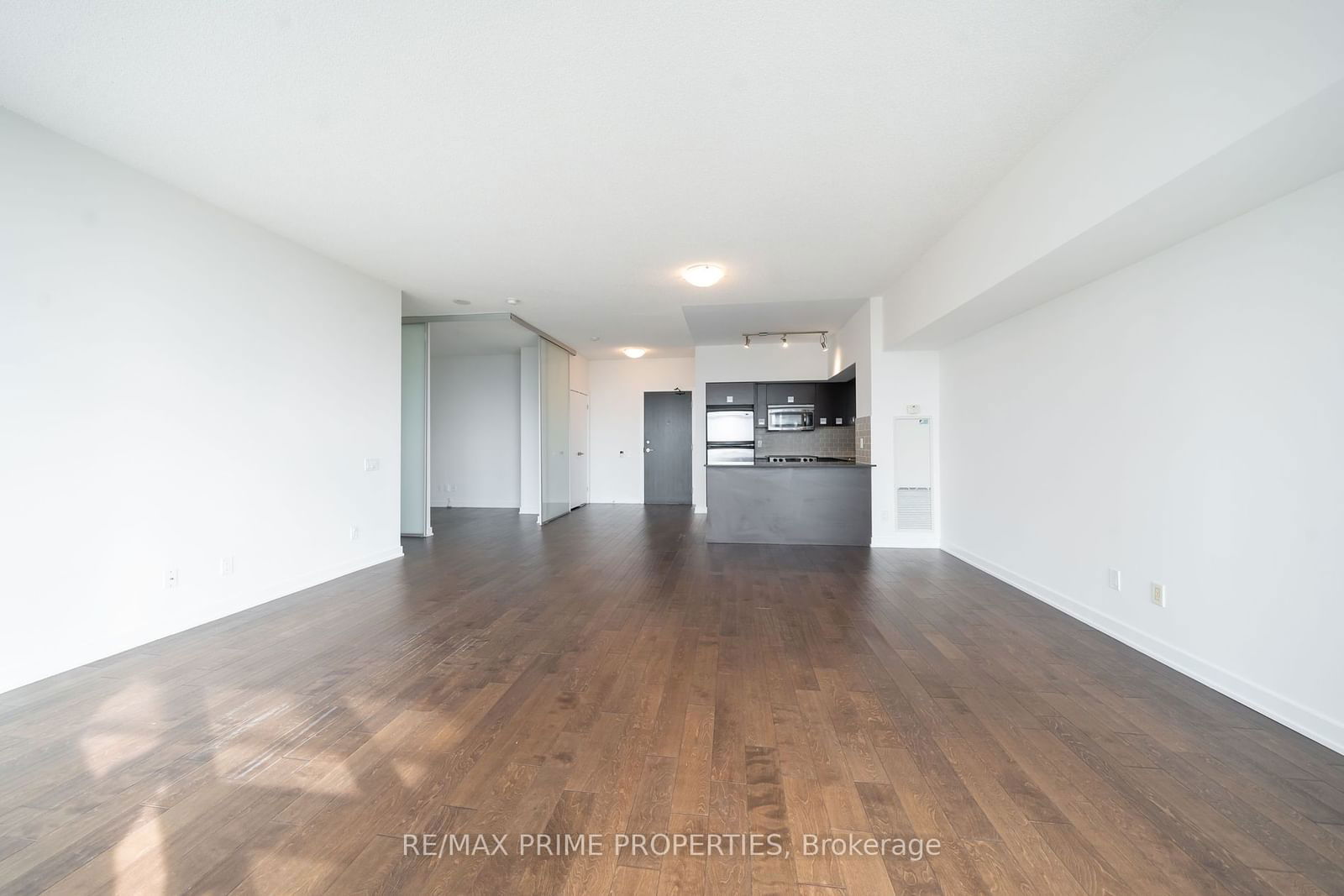 33 Charles St E, unit 3706 for rent