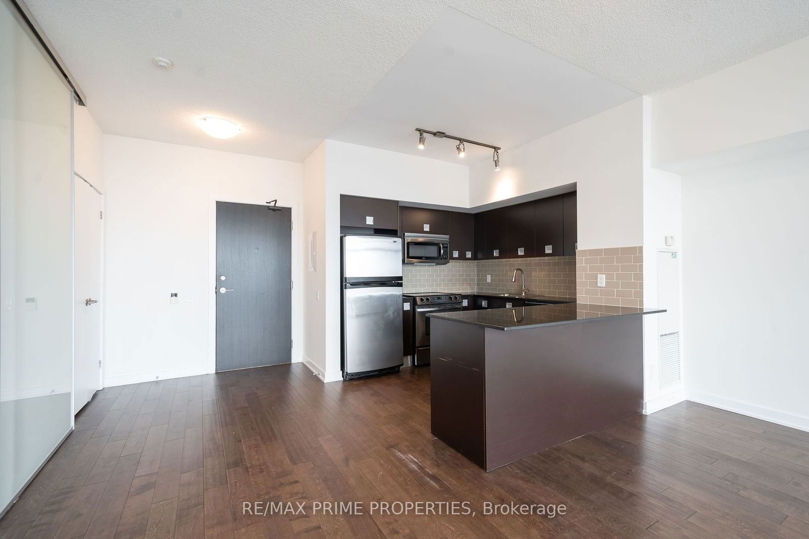 33 Charles St E, unit 3706 for rent